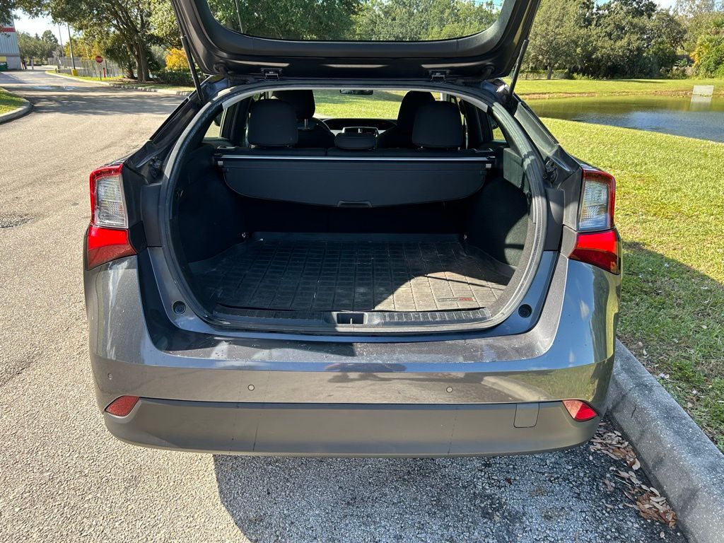 Thumbnail: 2020 Toyota Prius - 10