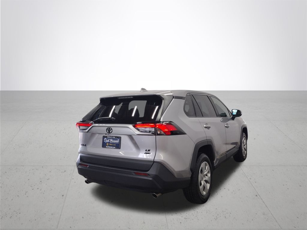 2022 Toyota RAV4 LE