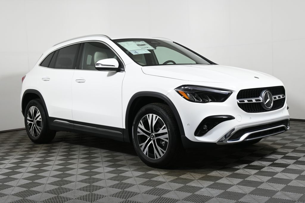 2025 Mercedes-Benz GLA 250 4MATIC 8