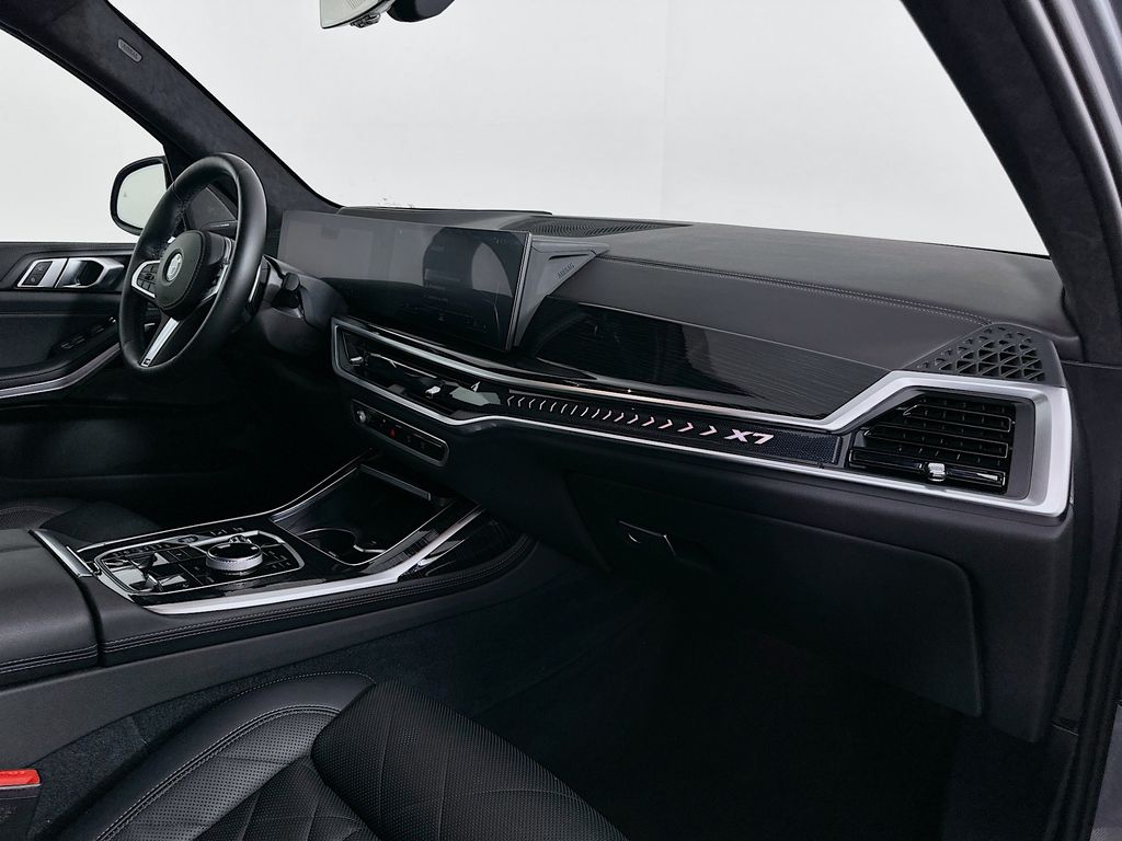 Thumbnail: 2023 BMW X7 - 31