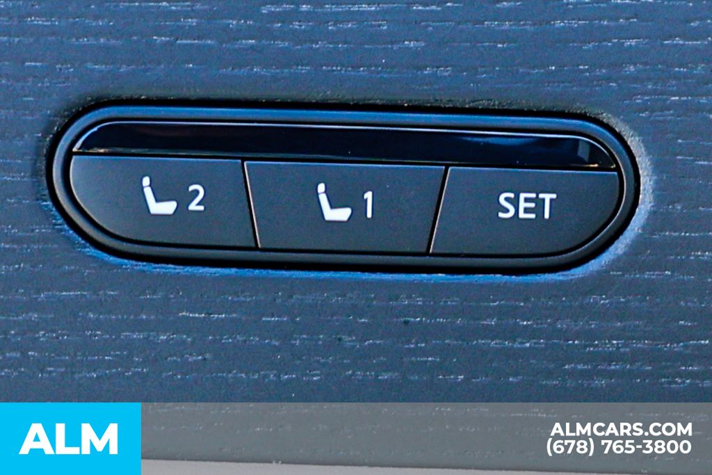 Used 2025 Black INFINITI SENSORY image 44