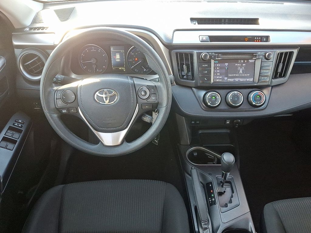 Thumbnail: 2018 Toyota RAV4 - 11