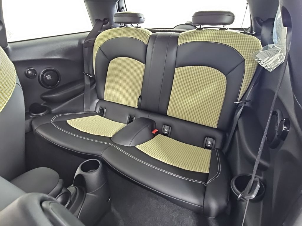 Thumbnail: 2023 MINI Cooper - 22