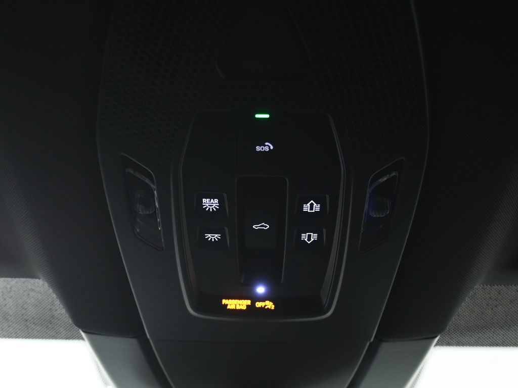 Thumbnail: 2026 Porsche Macan - 21