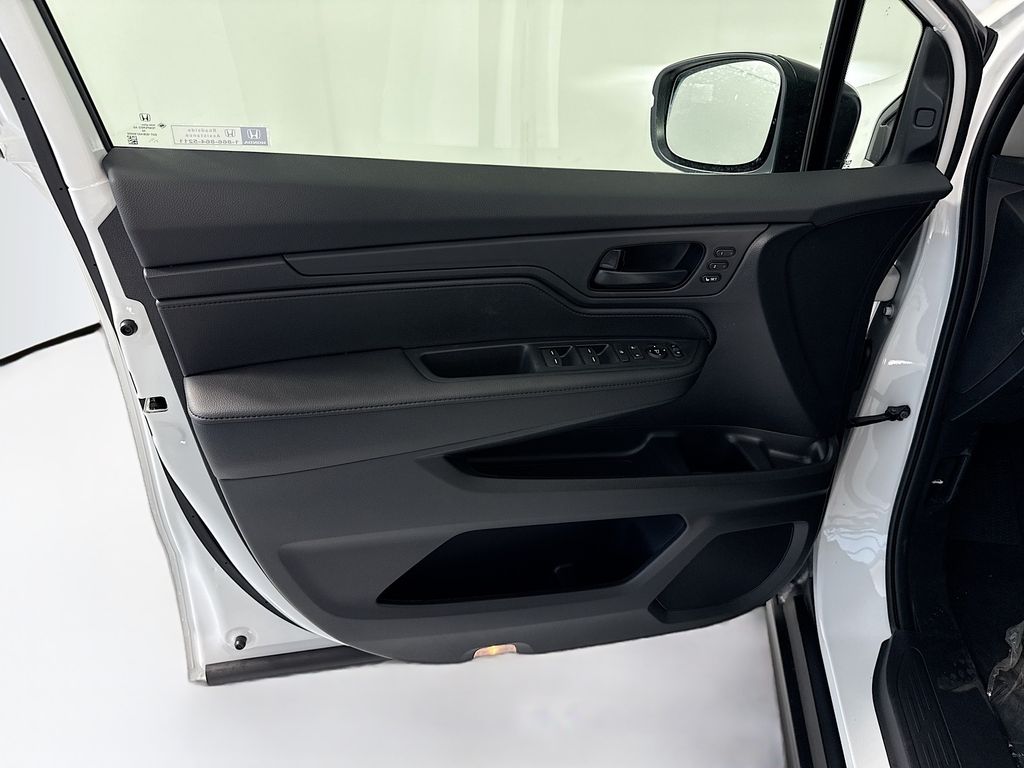 Thumbnail: 2026 Honda Odyssey - 25
