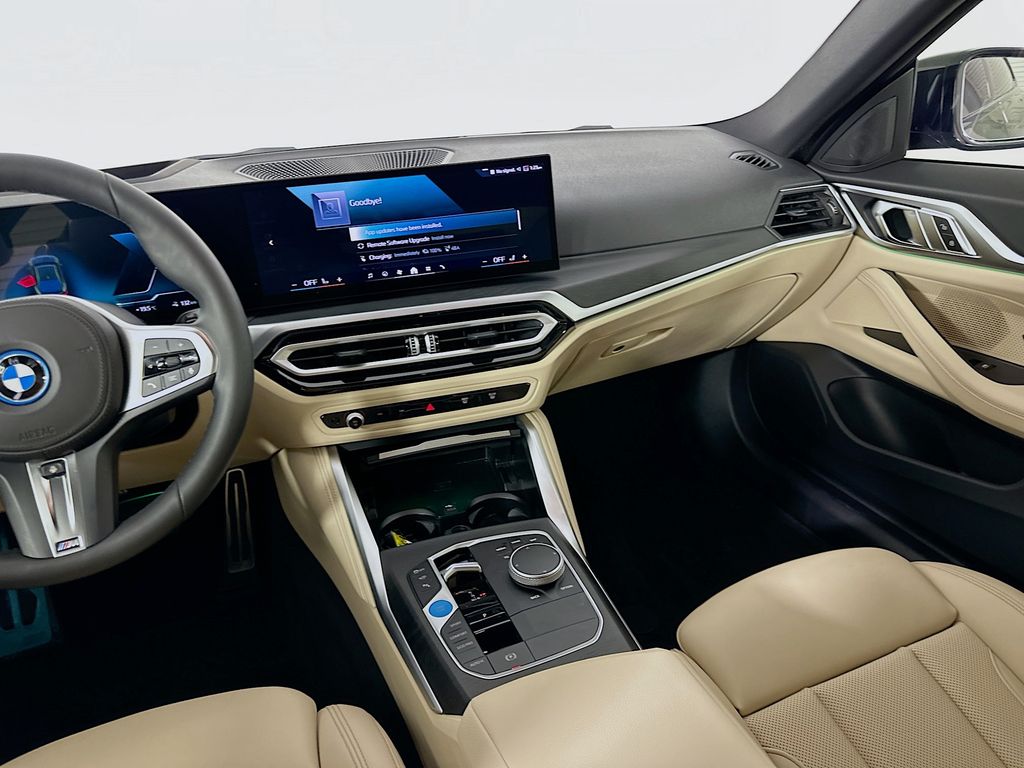 2024 BMW i4 eDrive35 23