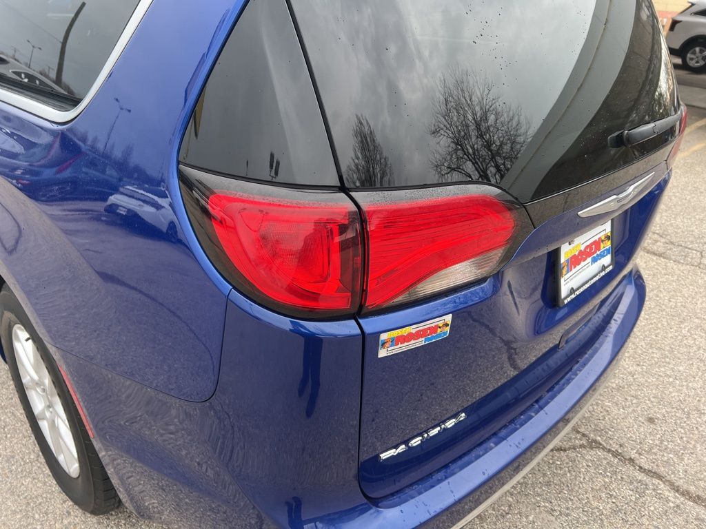2020 Chrysler Pacifica Touring photo