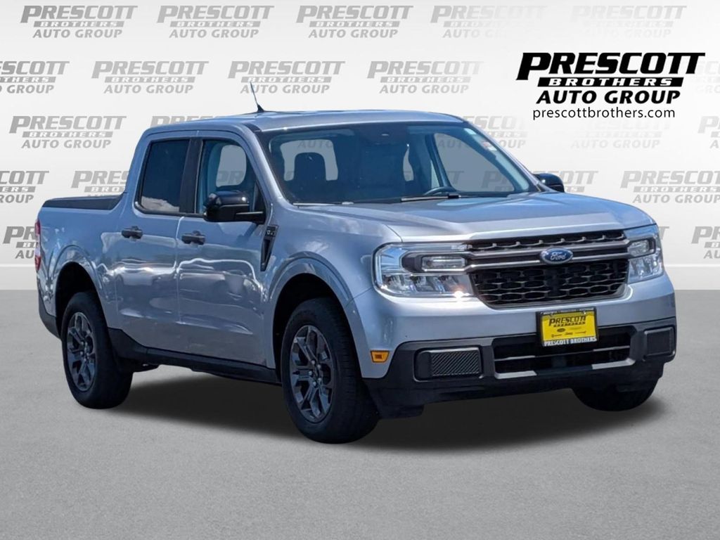 Silver Metallic 2024 Ford Maverick XLT SuperCrew FWD Pickup Truck Front-Wheel Drive Continuously Variable Transmission