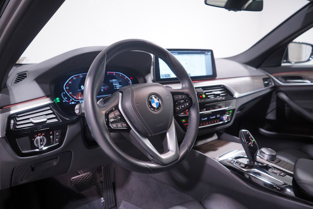 Thumbnail: 2022 BMW 5 Series - 6