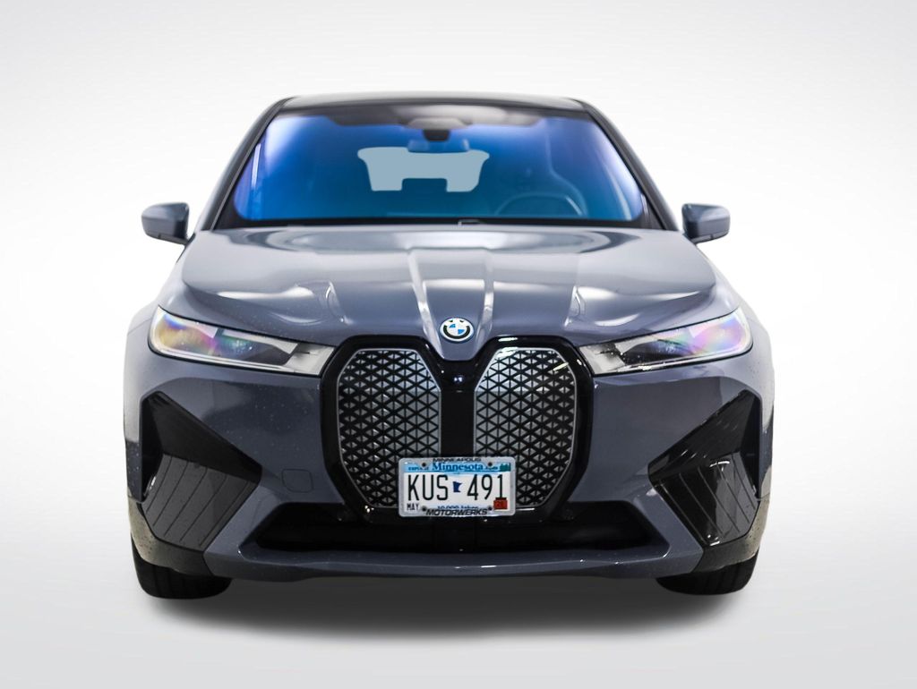 Thumbnail: 2024 BMW iX - 8