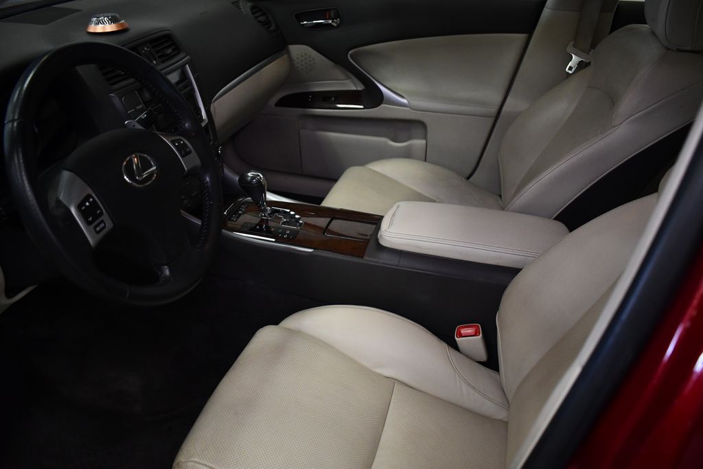 Thumbnail: 2013 Lexus IS - 21