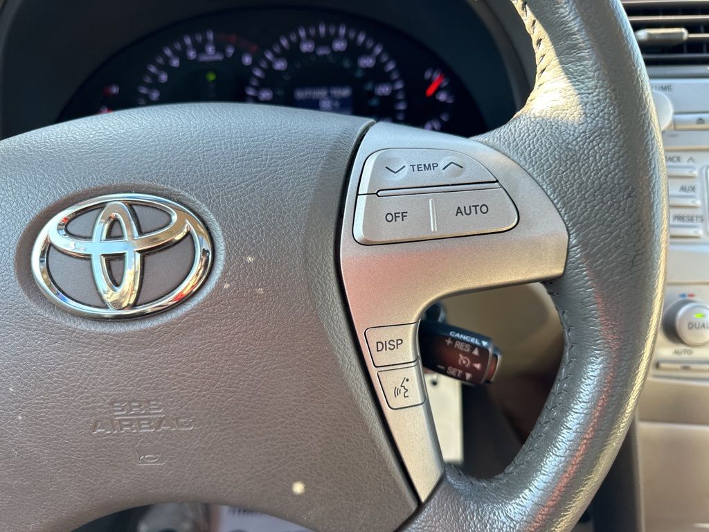 2010 Toyota Camry XLE 37