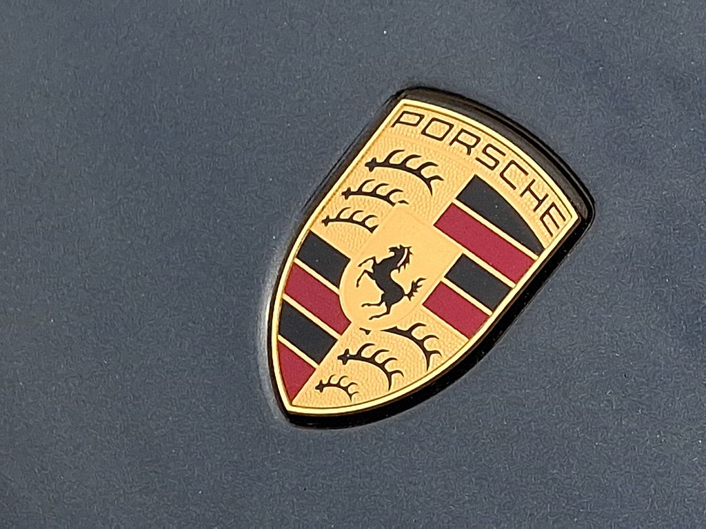 Thumbnail: 2025 Porsche Macan - 30