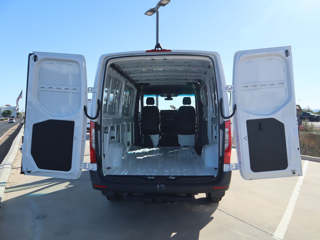 2025 Mercedes-Benz Sprinter 2500 31