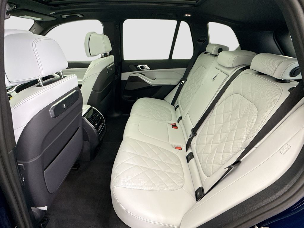 Thumbnail: 2026 BMW X5 - 20
