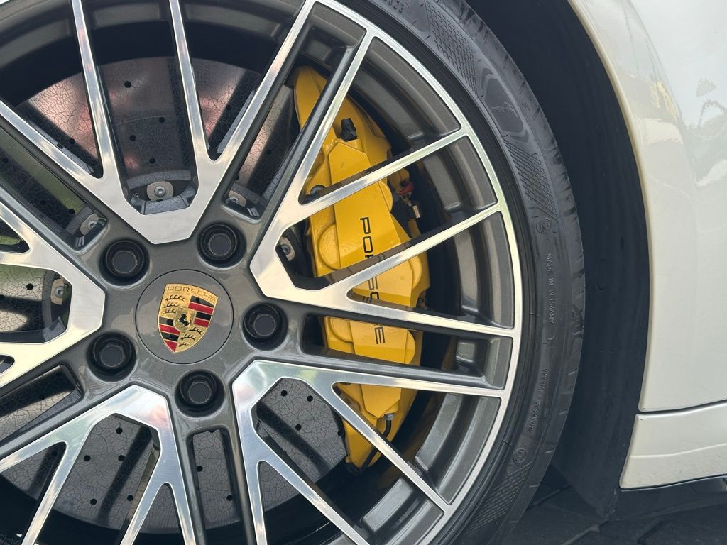 Thumbnail: 2024 Porsche 911 - 16