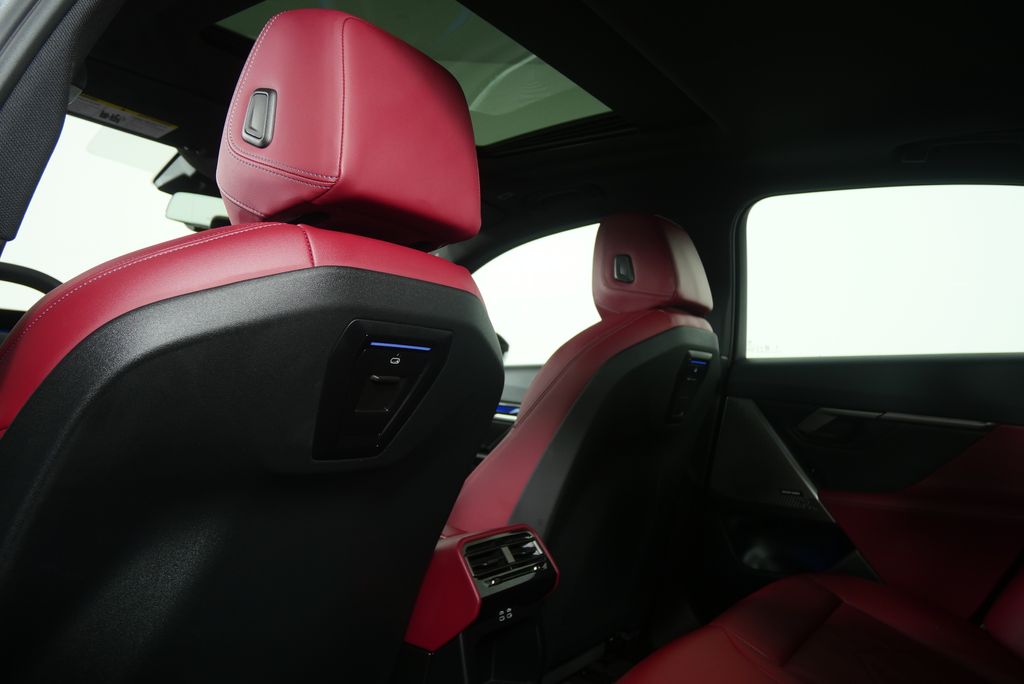 Thumbnail: 2025 BMW 5 Series - 16