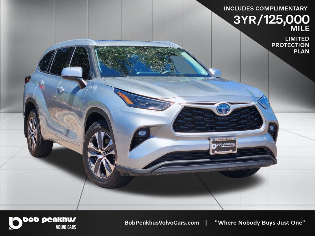 2022 Toyota Highlander Hybrid XLE
