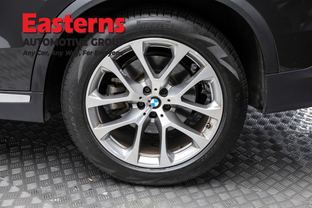 Used 2022 Gray BMW xDrive40i image 8