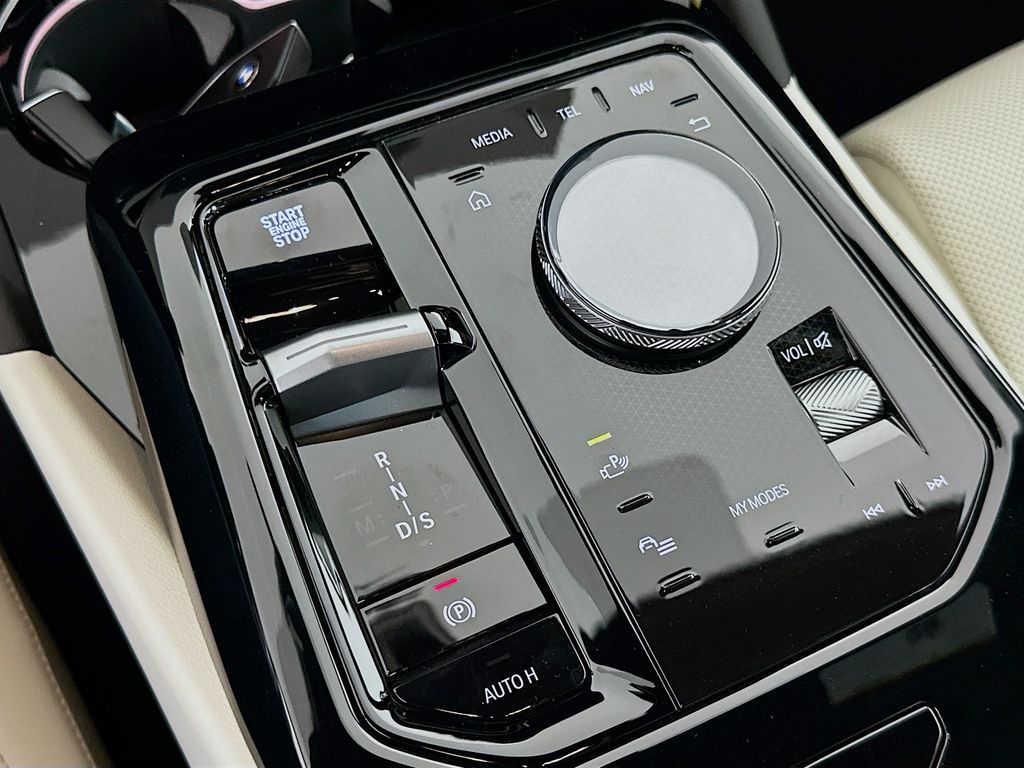 Thumbnail: 2026 BMW 5 Series - 15