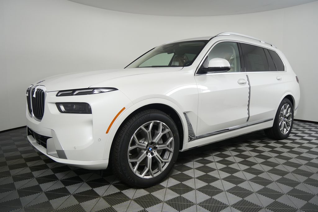 Thumbnail: 2026 BMW X7 - 8