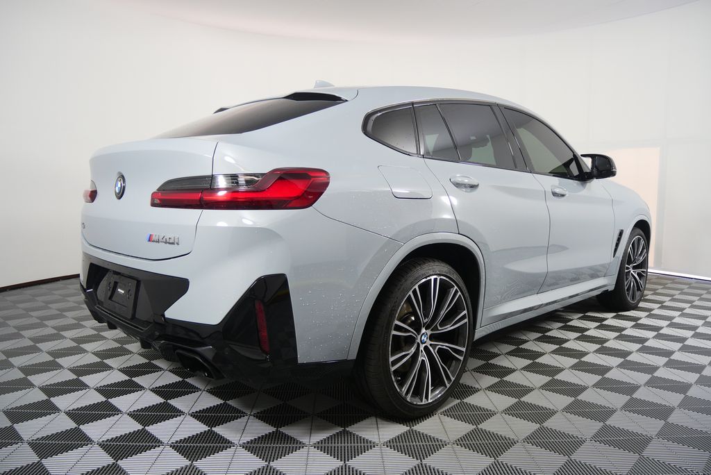 Thumbnail: 2023 BMW X4 - 3