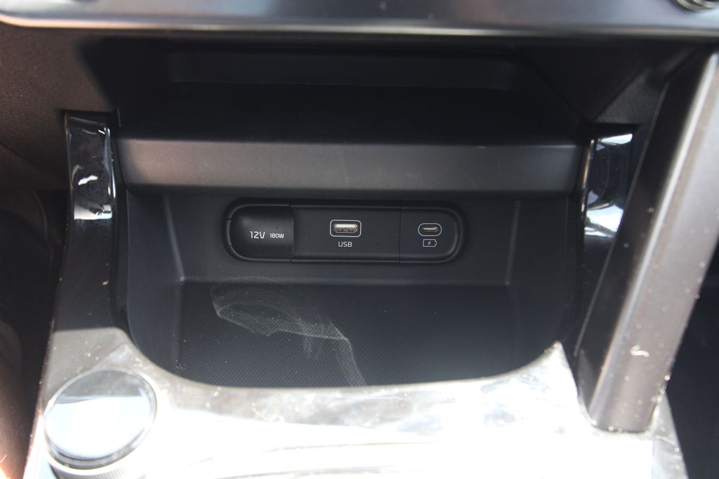 Used 2024 Kia Seltos SUV