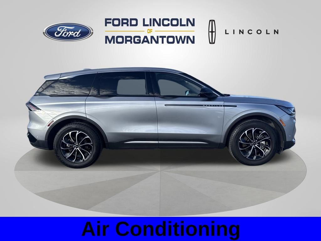 View vehicle photo 5