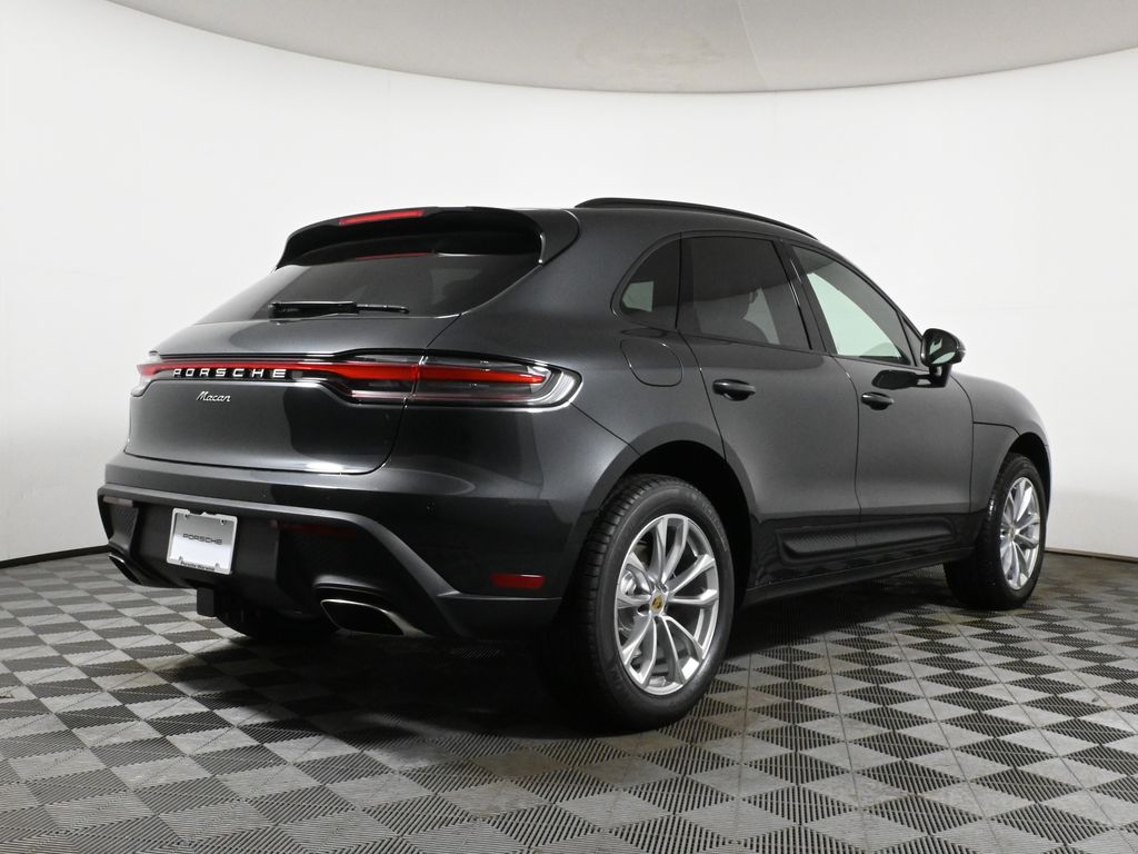 Thumbnail: 2025 Porsche Macan - 7