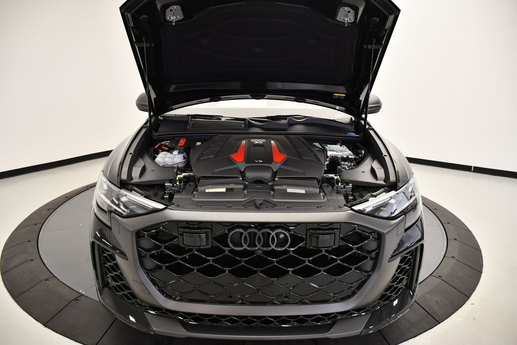 Thumbnail: 2025 Audi RS Q8 - 11