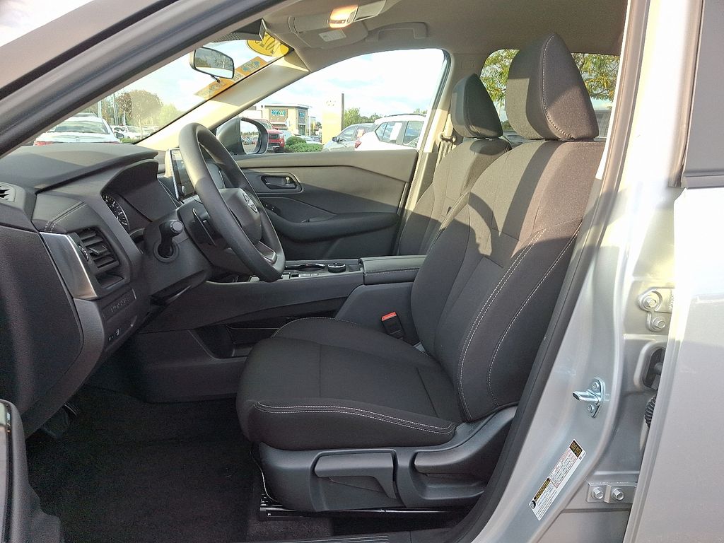 Thumbnail: 2025 Nissan Rogue - 15