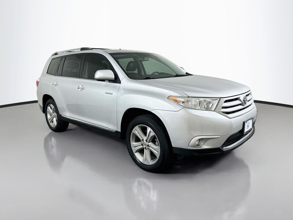 Thumbnail: 2013 Toyota Highlander - 3