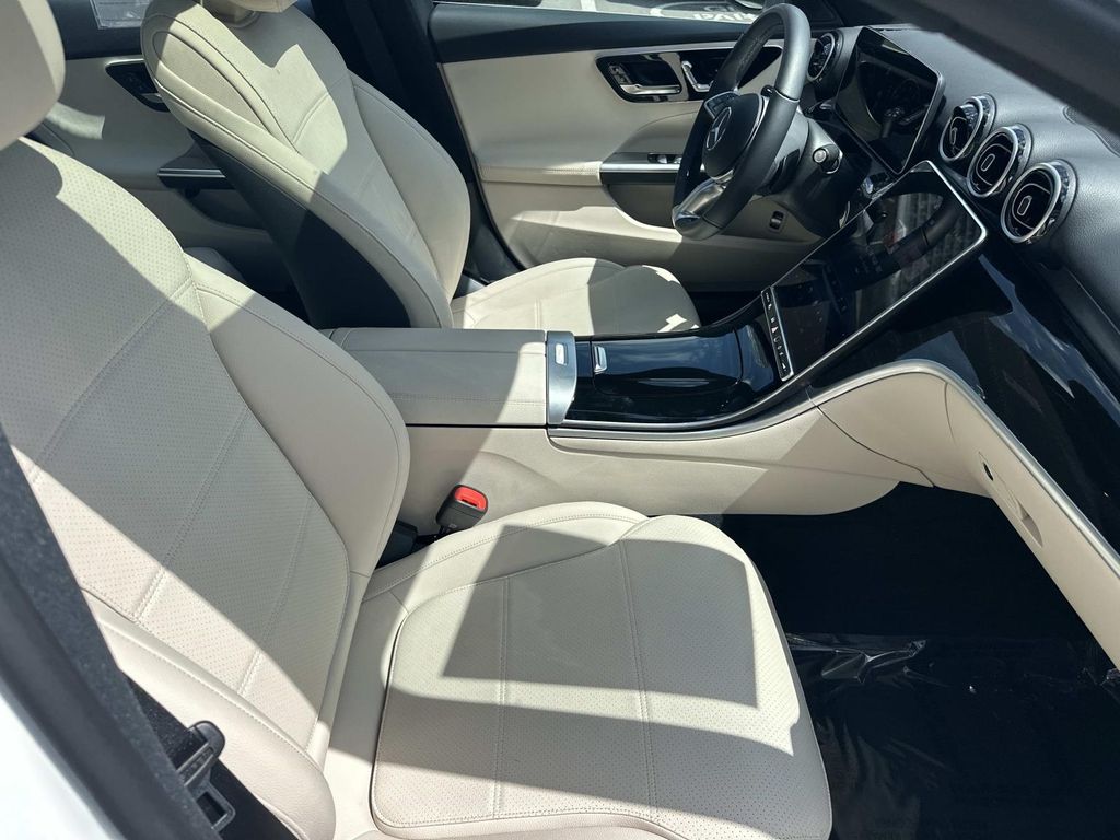 Thumbnail: 2025 Mercedes-Benz C-Class - 22