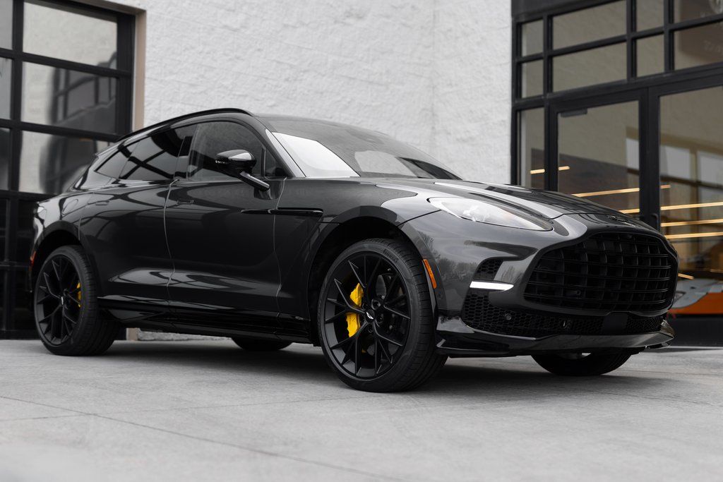 2026 Aston Martin DBX 4.0 V8 707 AWD's photo