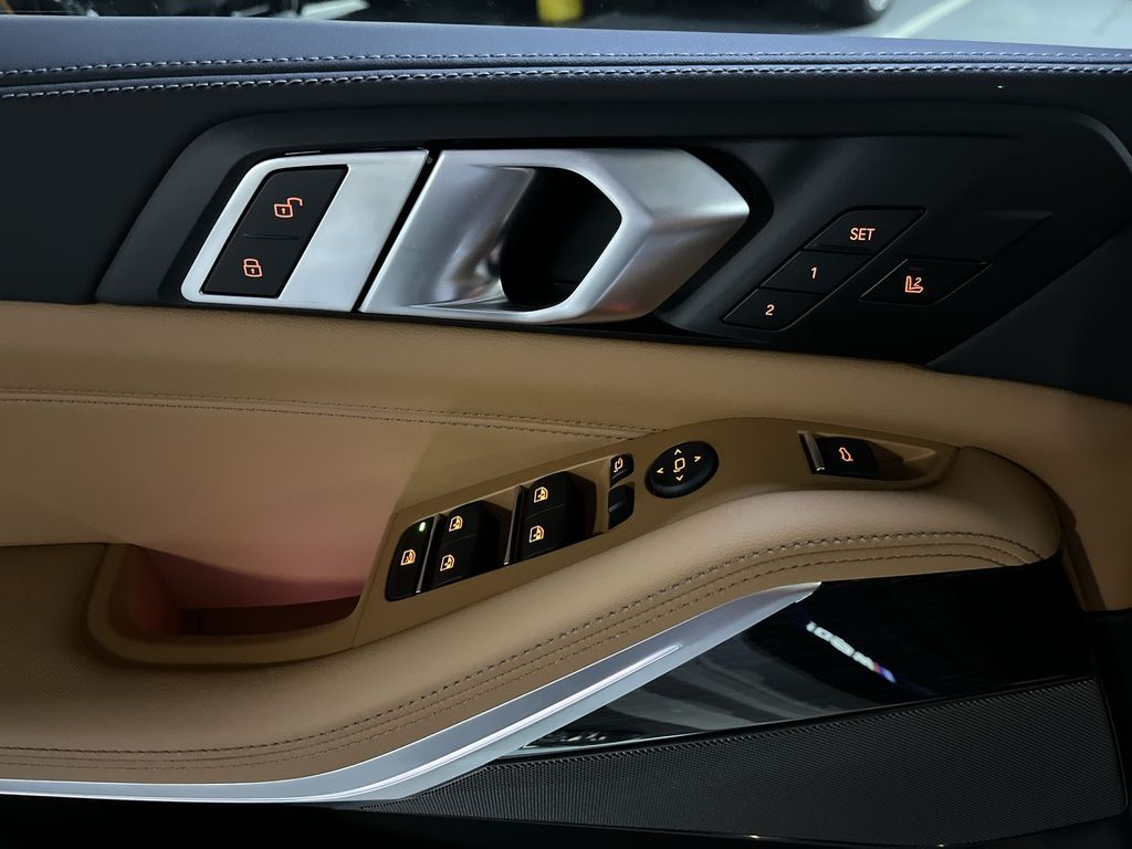 Thumbnail: 2026 BMW X5 - 13