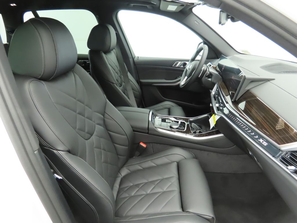 Thumbnail: 2026 BMW X5 - 19