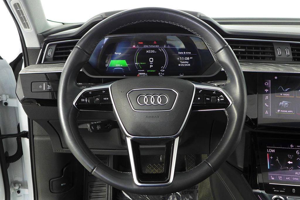 Thumbnail: 2022 Audi e-tron GT - 27