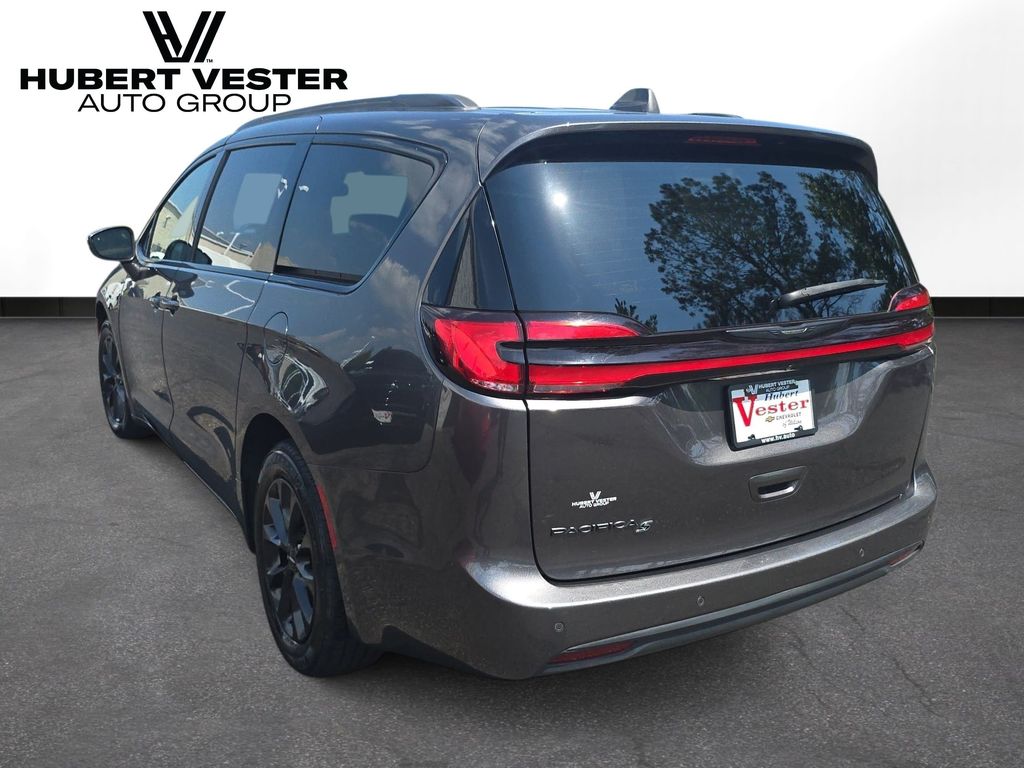 Used 2021 Chrysler Pacifica Van