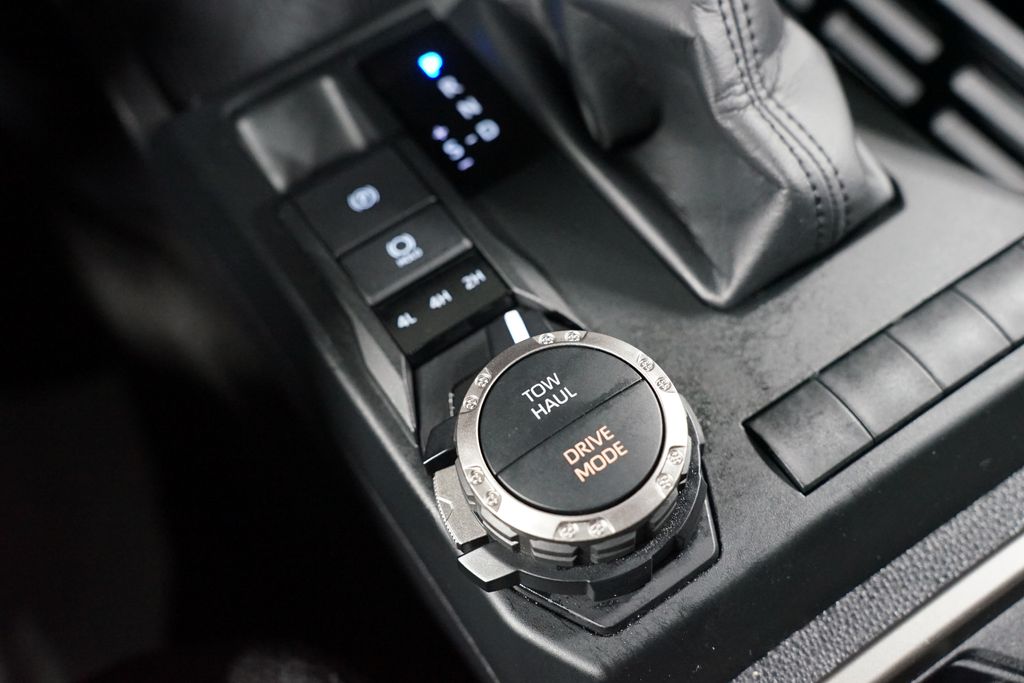 Thumbnail: 2025 Toyota 4Runner - 24