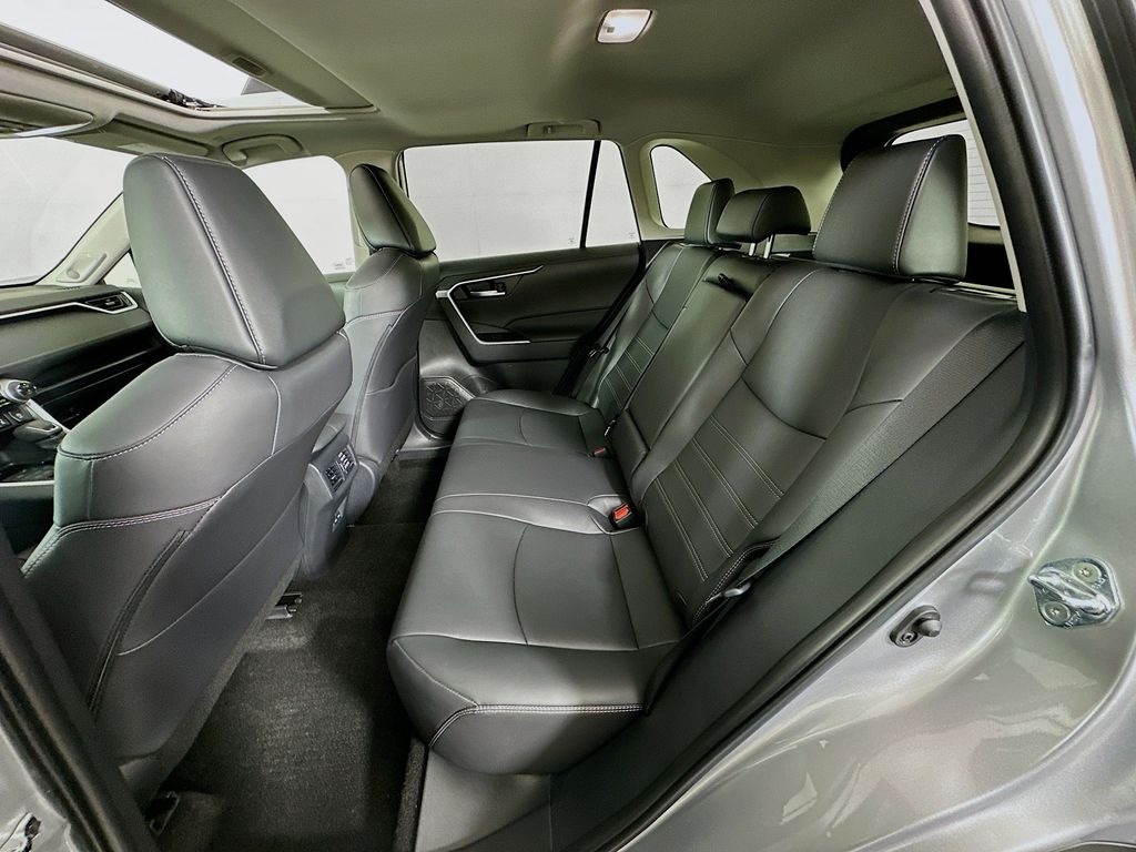 Thumbnail: 2025 Toyota RAV4 - 25