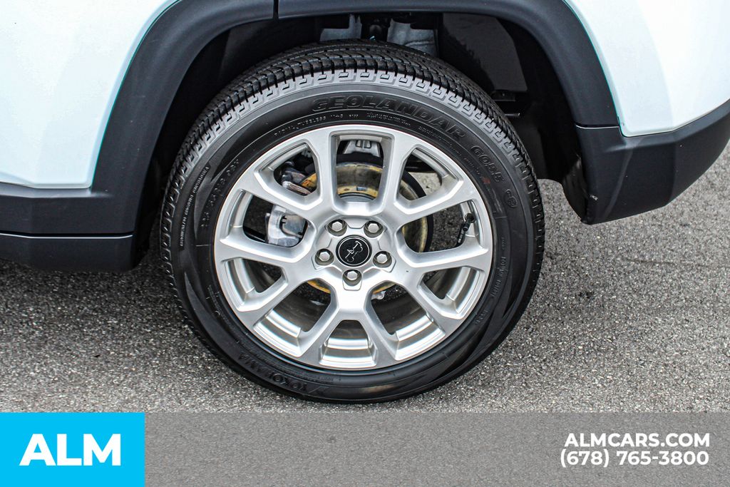 Used 2025 White Jeep Limited image 16