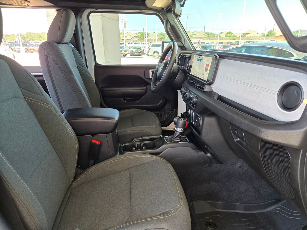 Used 2025 Jeep Wrangler SUV