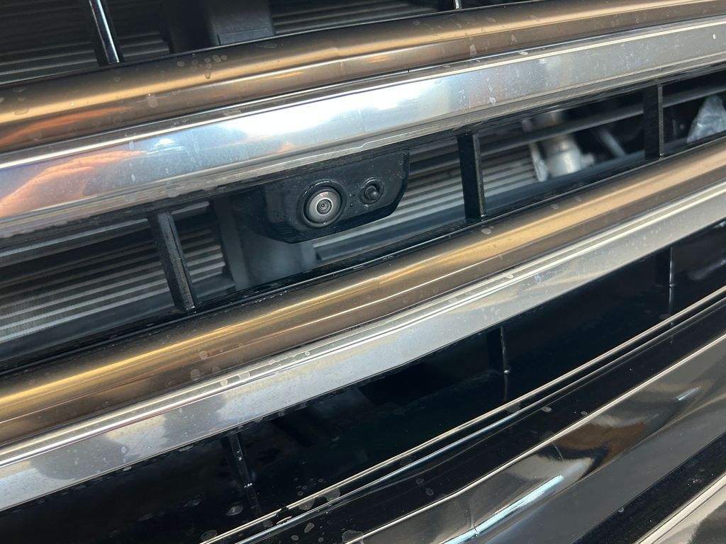 Used 2022 Black Chevrolet High Country image 58