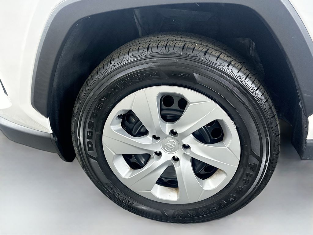 Thumbnail: 2024 Toyota RAV4 - 31