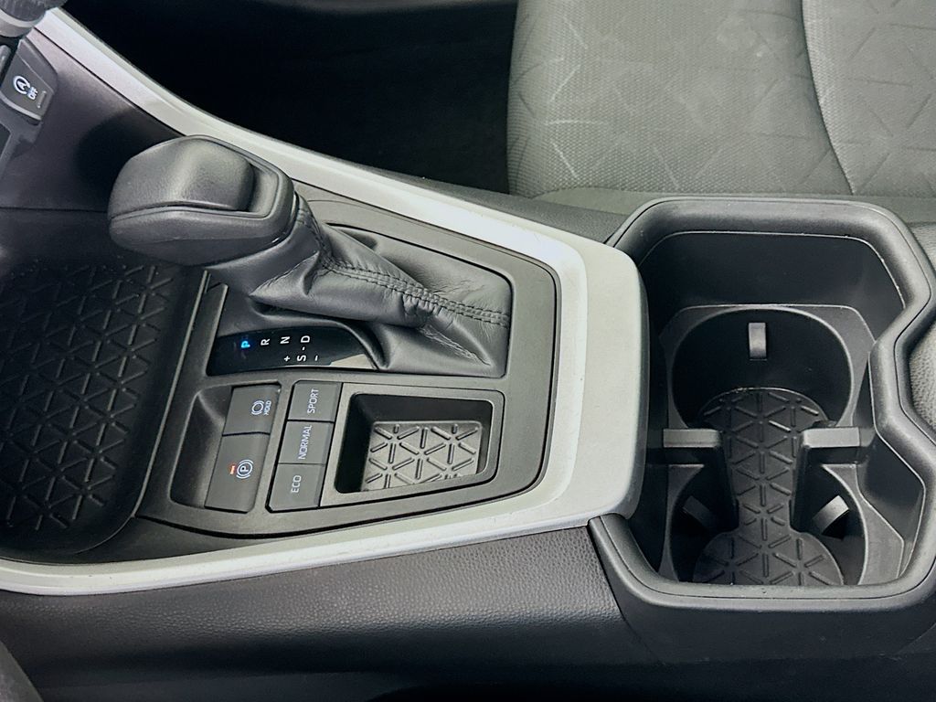 Thumbnail: 2024 Toyota RAV4 - 17