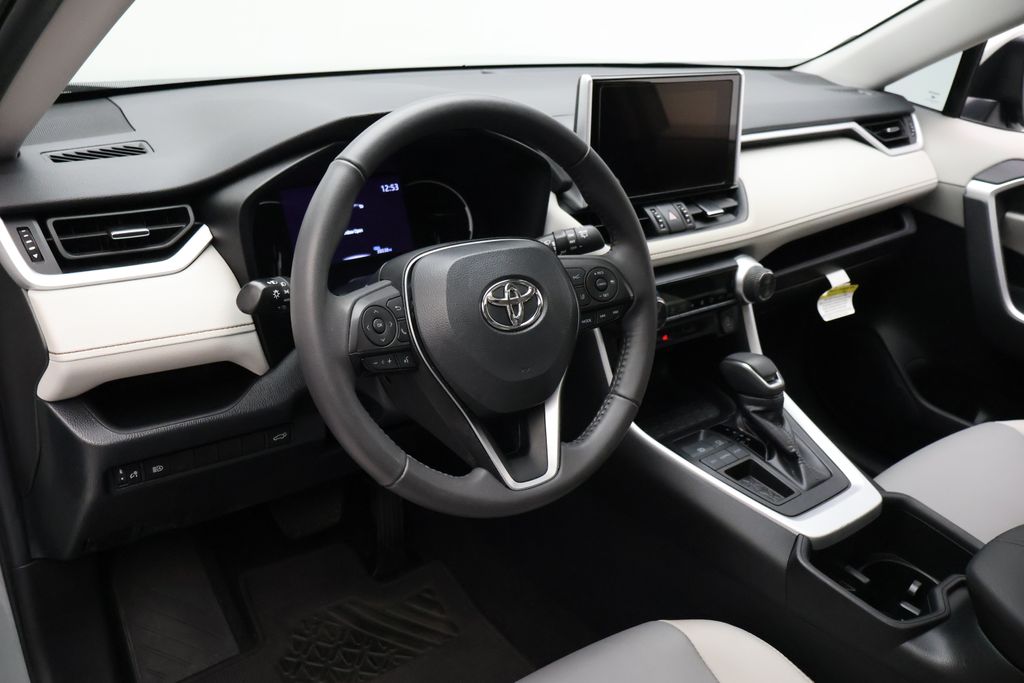 Thumbnail: 2023 Toyota RAV4 - 15