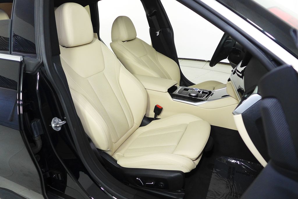 Thumbnail: 2024 BMW i4 - 19