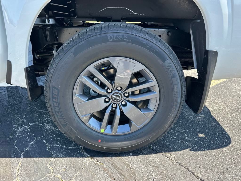 2025 Nissan Frontier SV photo