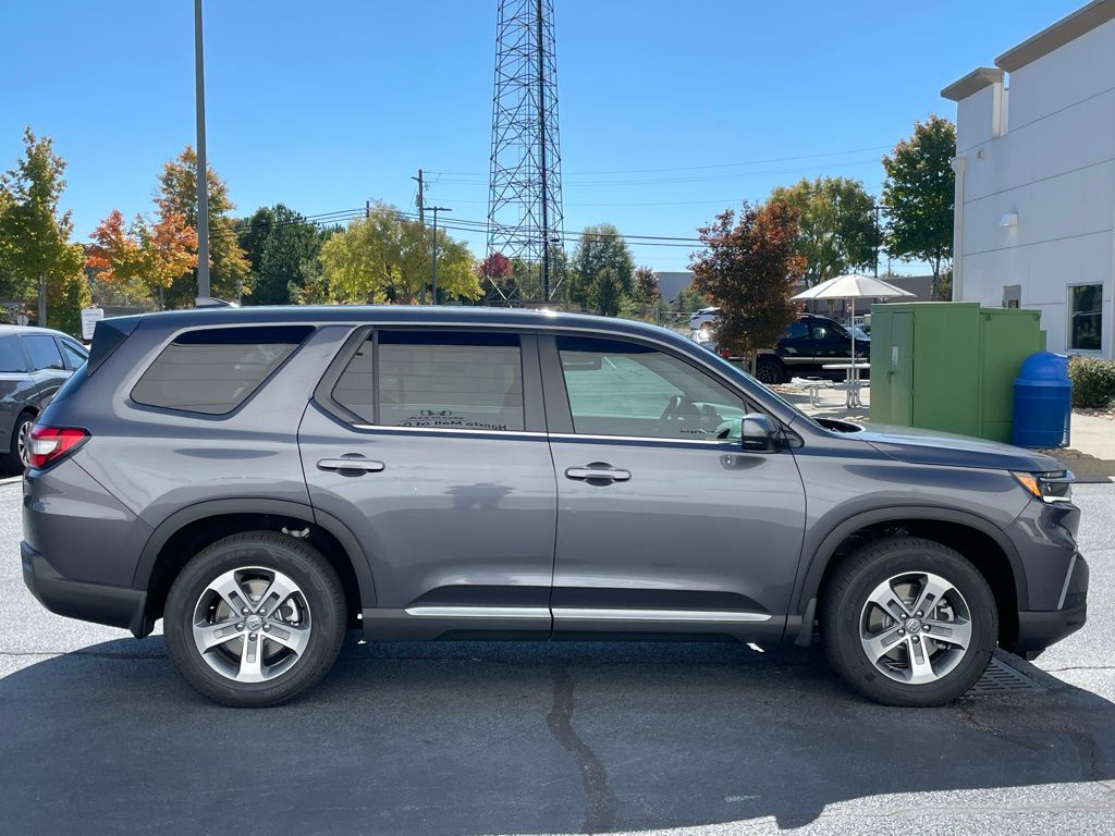 Thumbnail: 2025 Honda Pilot - 7