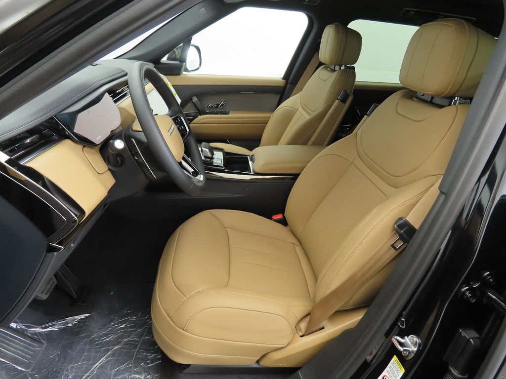 Thumbnail: 2025 Land Rover Range Rover Sport - 18